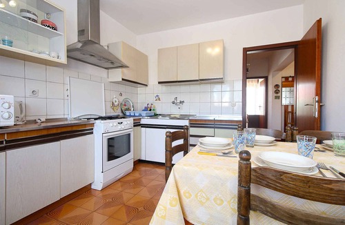 Valdebek Apartment | Holiday apartment with balcony and barbecue