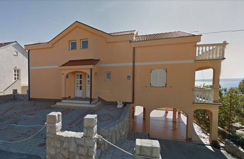 Karlobag Apartment | Holiday apartment with garden and pool
