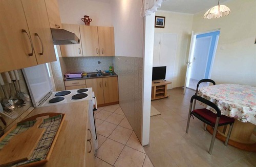 Novigrad Apartment | Holiday apartment with balcony and air conditioning