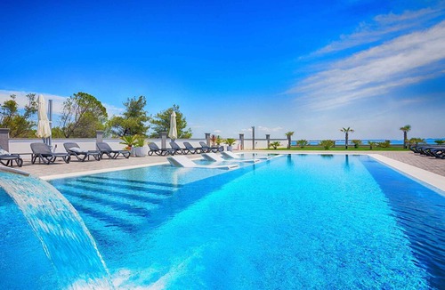 Vir Apartment | Holiday apartment with pool, lake view, quiet location for 4 people