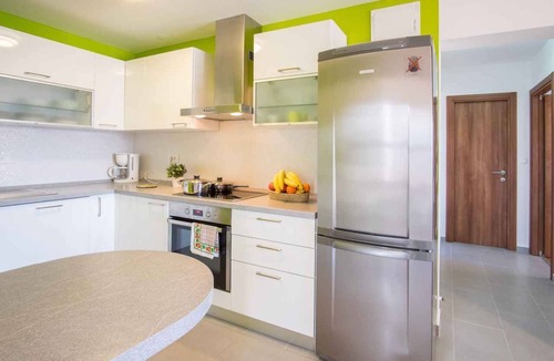 Vrbnik Apartment | Holiday flat with sea view