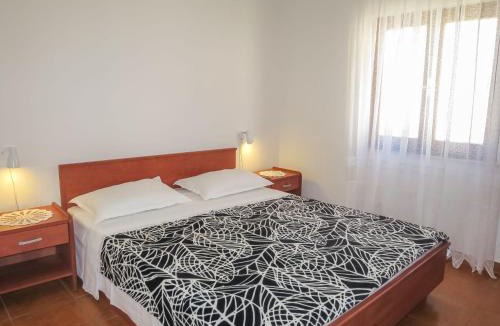 Dobropoljana House | Holiday Home Bokolj - PSM154 by Interhome
