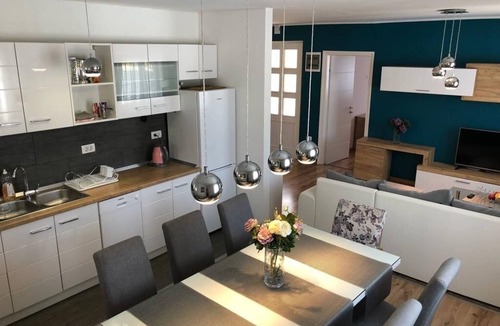 Zadar House | Holiday Home in Zadar with Balcony, Air condition, WIFI, Washing machine (4576-1)