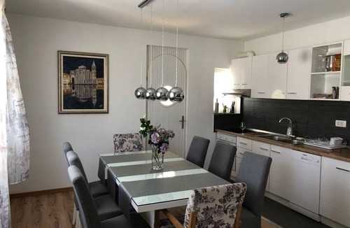 Zadar House | Holiday Home in Zadar with Balcony, Air condition, WIFI, Washing machine (4576-1)