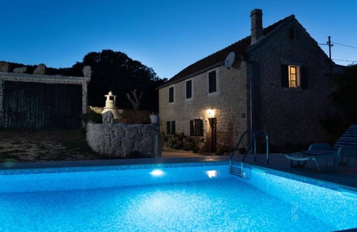Drnis House | Holiday Home Leptir