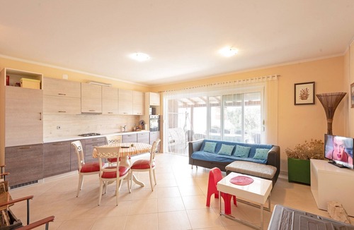 Kolan House | Holiday Home Mandre near Stunning Beaches