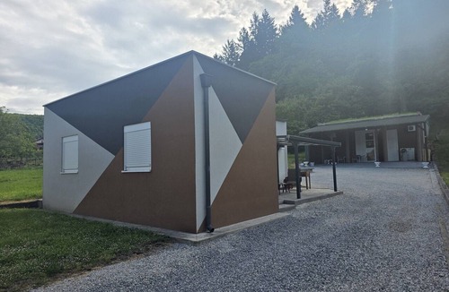 Kutjevo House | Holiday Home with Terrace