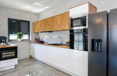 Stankovici Villa | Holiday Villa MI