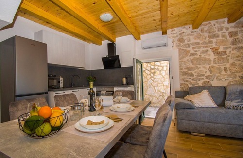 Tribunj House | House Olivera (101371-K1) - Tribunj
