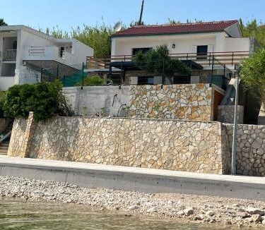 Zubovici House | House on the beach