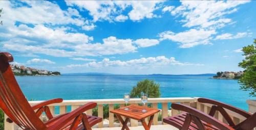 Okrug Gornji House | House Sea front