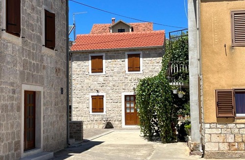 Vrboska House | House Tia