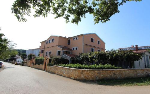 Borik Apartment | Idyllisches Apartment nur 200 Meter zum Strand mit Taxibootverbindung nach Rovinj