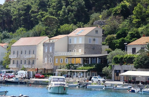 Trstenik Apartment | Just by the Sea Apartments- Studio Apartment with Terrace and Sea View (Modern Loft)