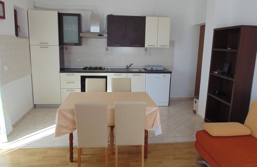 Rtina Apartment | Komfortable Wohnung mit Balkon und Meerblick by Interhome