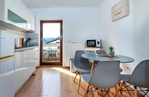 Baska Apartment | Lori Blue - Charming vacation for couples with a sea view 🌊
