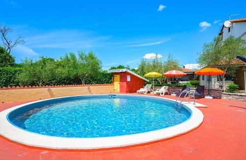 Tinjan Apartment | Lovely apartment for 4 guests with WIFI, A/C, private pool, TV, terrace and pets allowed