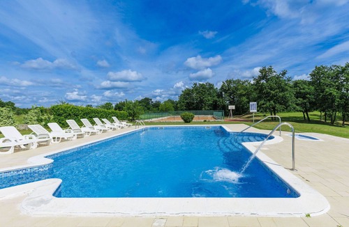 Modrusani Apartment | Lovely apartment for 8 guests with WIFI, A/C, pool, TV and terrace