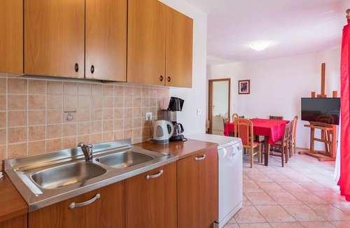 Frata Apartment | Lovely apartment for 8 guests with pool, WIFI, A/C, TV, terrace and pets allowed