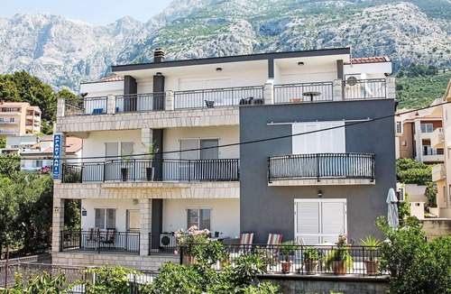 Umac Apartment | Lovely apartment for 4 people with A/C, WIFI, TV and balcony