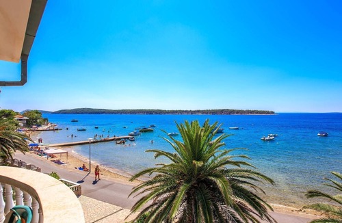 Banjol Apartment | Lovely apartment in Banjol with house sea view