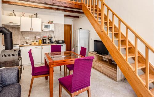 Banjol Apartment | Lovely Apartment In Banjol With Wifi