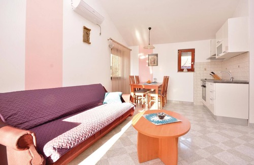 Krusevo Apartment | Lovely apartment in Krusevo with WiFi