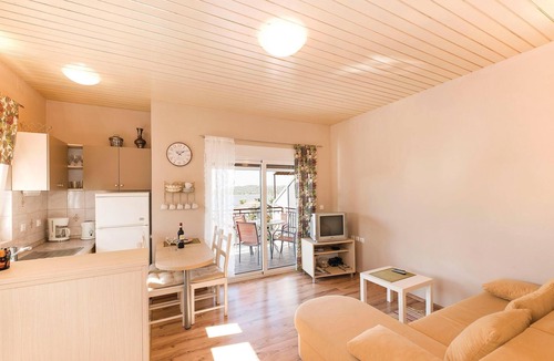 Pirovac Apartment | Lovely apartment in Pirovac with WiFi