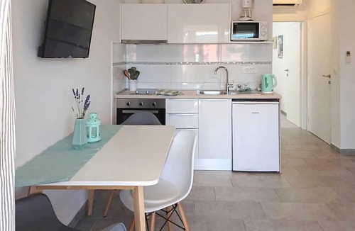 Rab Town Apartment | Lovely apartment in Rab with WiFi