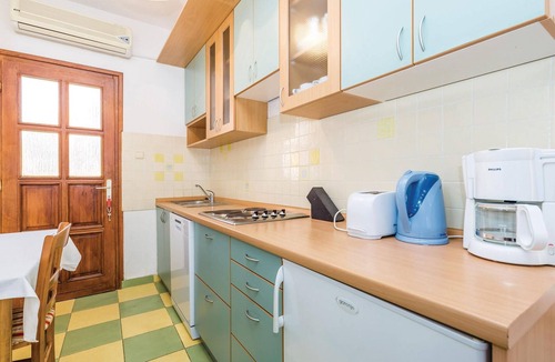 Senj Apartment | Lovely apartment in Senj with WiFi
