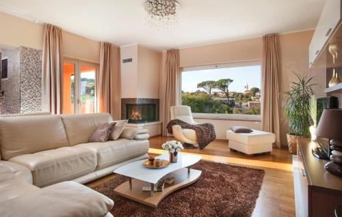 Karojba House | Lovely Home In Karojba With Sauna