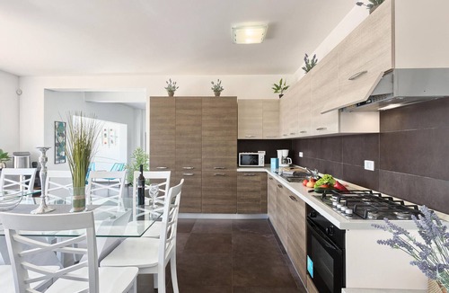 Muzini House | Lovely home in Naselje Muzini with sauna