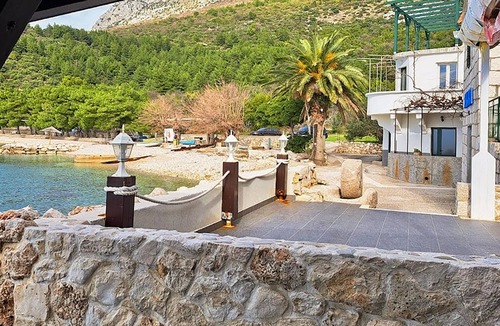Gradac House | Lovely home in Podaca with WiFi