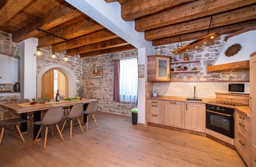 Drage House | Luxurious home in Drage