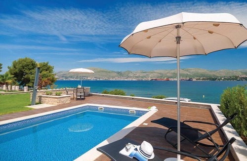Okrug Gornji House | Luxurious home in Okrug Gornji with sauna