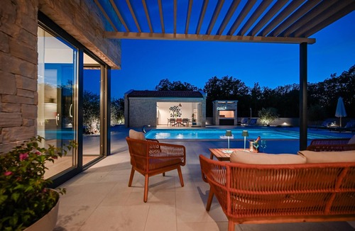 Kras House | Luxurious home in Kras