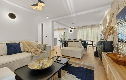 Opric House | Luxurious Home In Opric With Sauna
