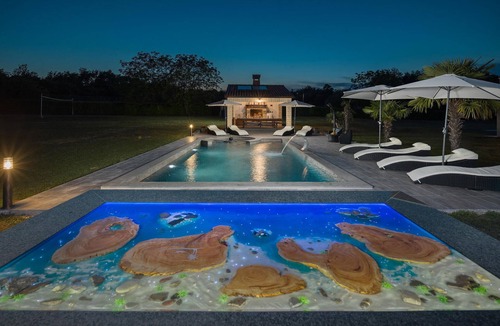 Sumber House | Luxurious home in Sumber with sauna