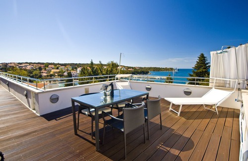 Pjescana Uvala Villa | Luxurious villa in a top location, only 60 m from the pebble beach.