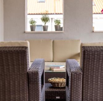 Strozanac Apartment | Luxury 3 Bed Apartment, large terrace, pool, close to beach and Split!