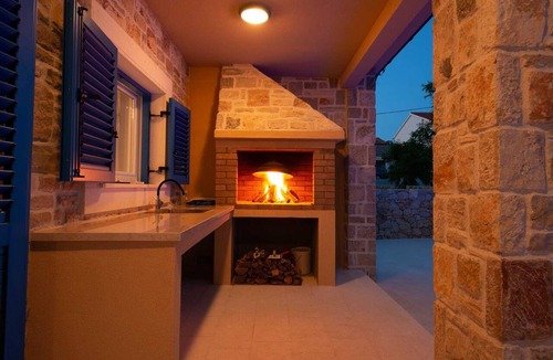 Vinjerac Villa | Luxury Villa Banovi with heated pool adapted for the disabled