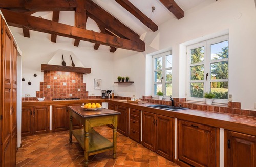 Makovci Villa | Mediterranean tranquillity with pool & garden - perfect for families