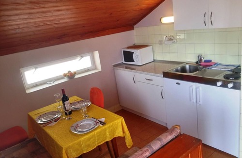 Ploce Apartment | mit Terrasse, in der Nähe des Strandes und des Zentrums, über den Dächern von D by Interhome