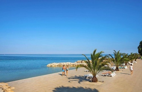 Mareda House | Mobile home in Novigrad with terrace