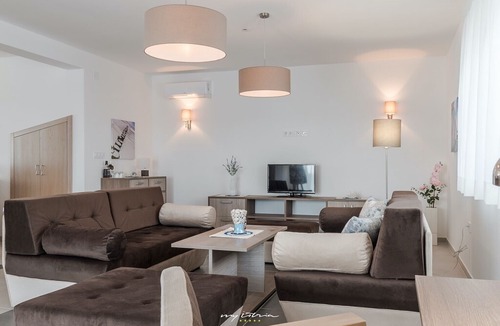 Debeljak Villa | Modern villa near the beach in Sukosan