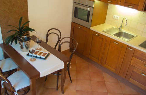 Volosko Apartment | Modernes Apartment mit großer Terrasse und Grill by Interhome