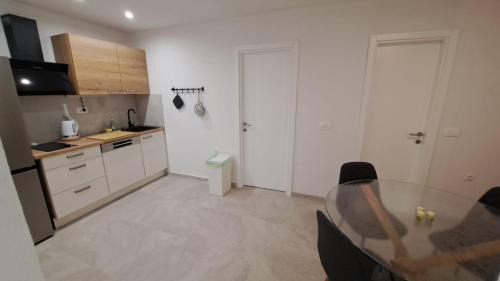Vrpolje Apartment | New,PREMIUM,1-bedroom app FJAKA,quiet strict center,free parking,tech-ready,near beach