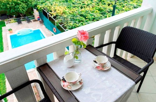 Peracko Blato Apartment | Nice apartment for 5 people with pool, A/C, WIFI, TV and patio