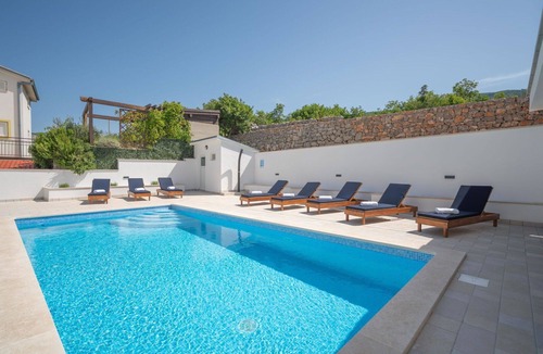 Klenovica Apartment | Nice apartment for 4 guests with WIFI, A/C, pool, TV and terrace