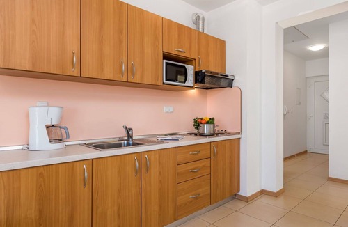 Banjol Apartment | Nice apartment for 4 people with pool, A/C, WIFI, TV, terrace and pets allowed